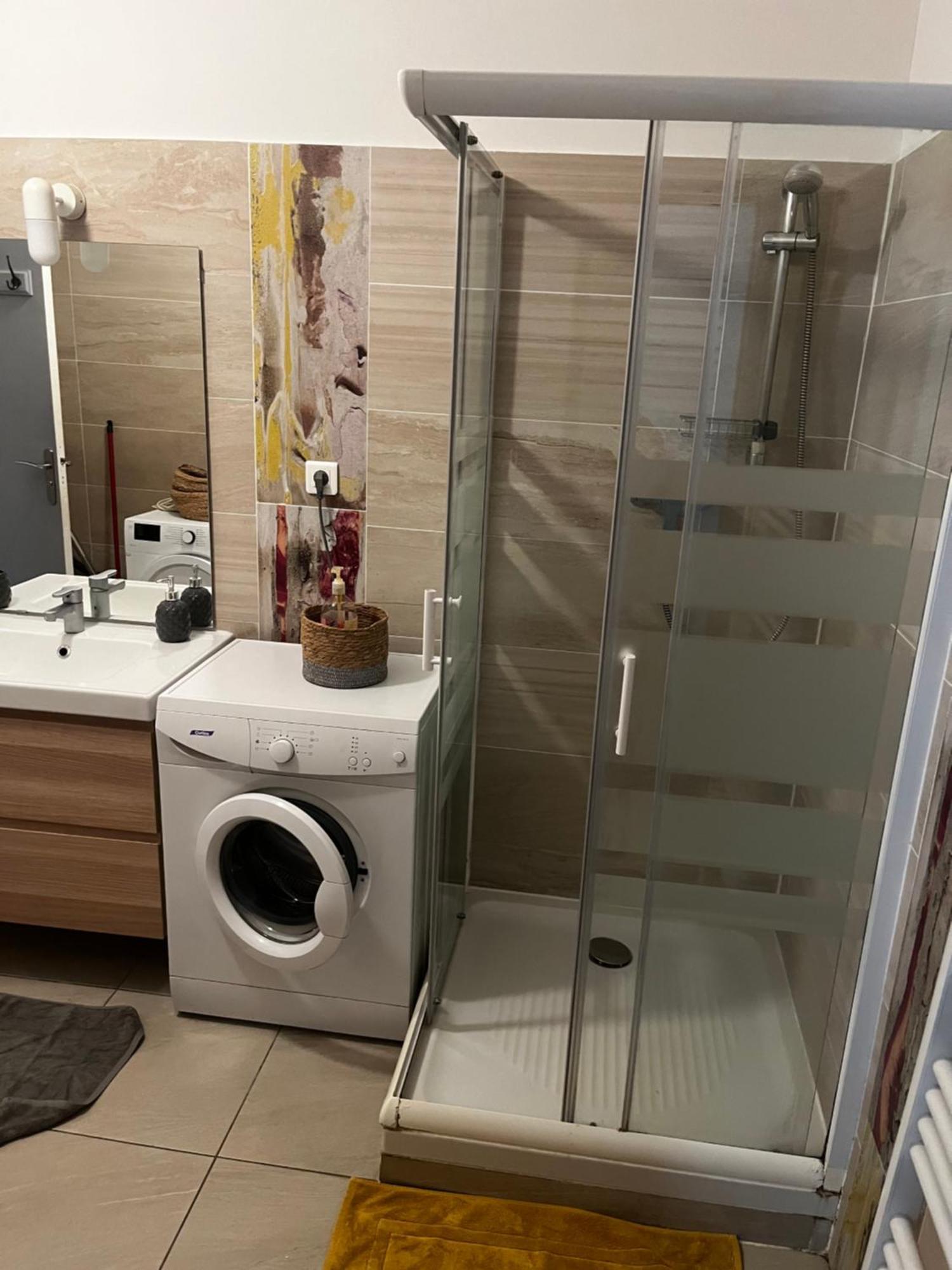 Joli Appartement Hypercentre T2, Classe Meuble De Tourisme 3 Avec Parking Gratuit Beziers Exterior photo